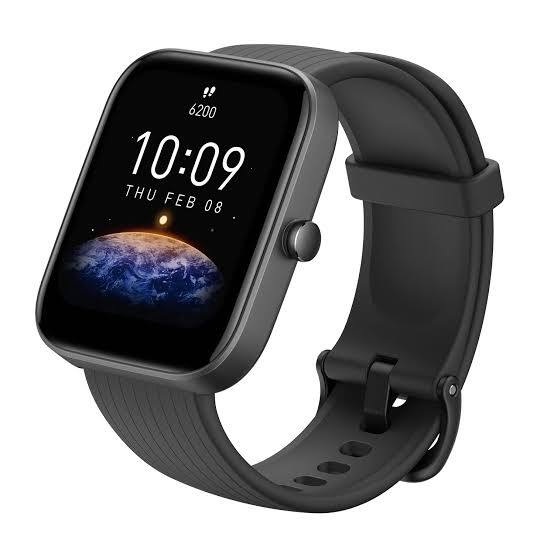 Amazfit Bip 3 Smartwatch: इस स्मार्टवॉच की कीमत 1,999 रुपये है. ये 60 स्पोर्ट्स मोड, 1.69-इंच की डिस्प्ले, ये 5ATM वाटर रेजिस्टेंट रेटिंग के साथ आती है. ये एक मजबूत और स्टाइलिश वॉच है.