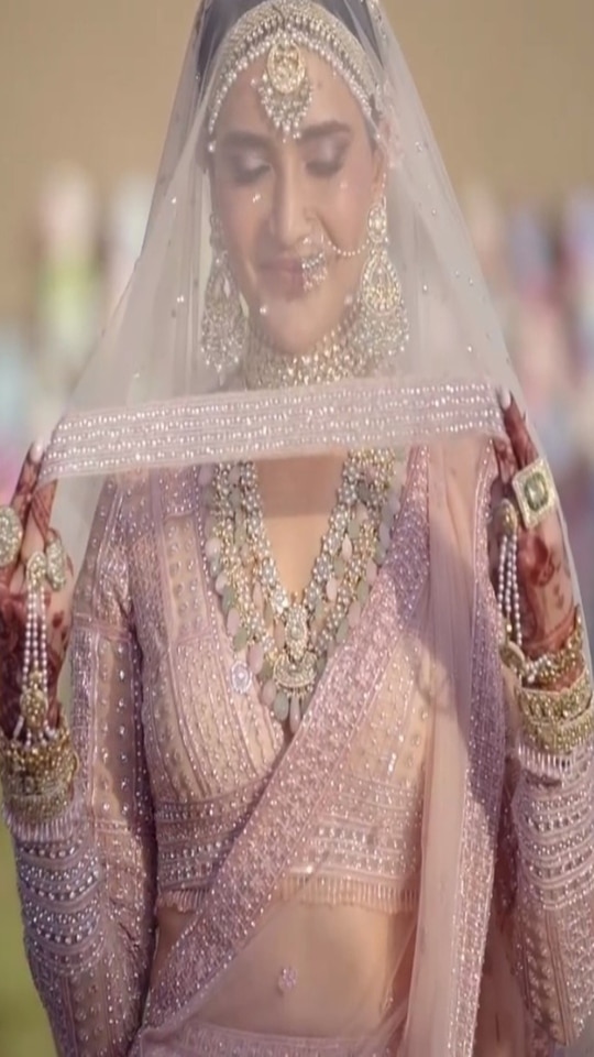 A Designer Bride Wore A Pink Sabysachi 'Lehenga' With Rajasthani Jewellery  For Her Beach Wedding