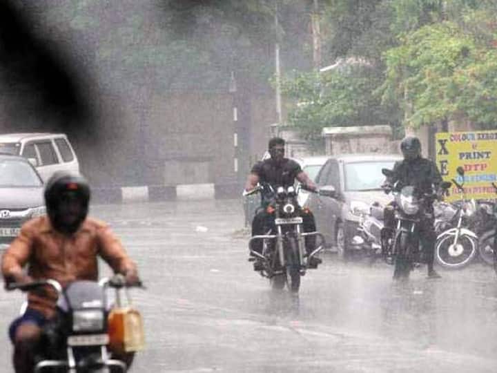 Tamil Nadu will receive moderate rain on the 8th due to the low pressure area prevailing in Gulf of Mannar and adjoining areas, the Meteorological Department said. TN Rain Alert: தமிழ்நாட்டில் வரும் 8-ஆம் தேதி மழைக்கு வாய்ப்பு.. எந்தெந்த மாவட்டங்களில் ? இன்றைய வானிலை நிலவரம் இதோ..