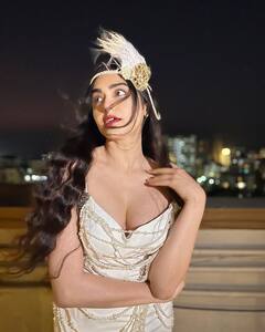 Adah Sharma: పొట్టి గౌనులో అందాల అదా శర్మ