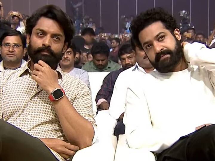 మైత్రి మూవీస్ బ్యానర్‌పై నవీన్ యెర్నేని, వై.రవి శంకర్ ఈ సినిమాను నిర్మించారు.