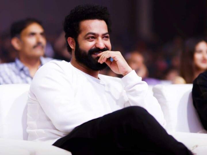 అమిగోస్ ప్రీ-రిలీజ్ ఈవెంట్కు జూనియర్ ఎన్టీఆర్ వచ్చారు.