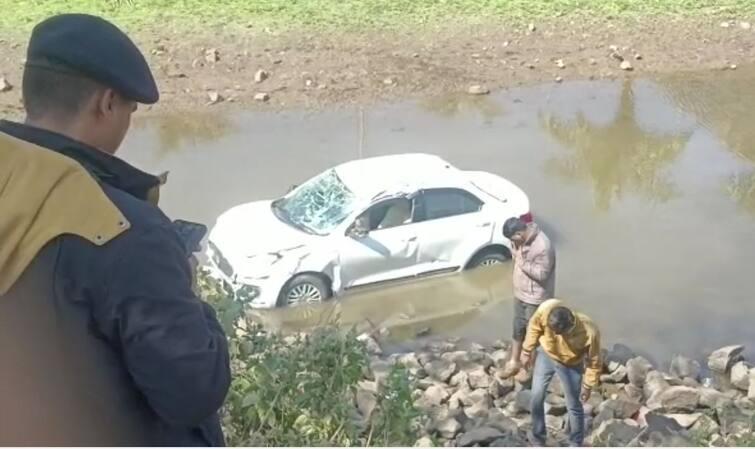 Accident while traveling from Maharashtra to Saputara, the car plunged into Sarpganga lake 2 Rescue of people Accident: મહારાષ્ટ્રથી સાપુતારા ફરવા જતા નડયો અકસ્માત, કાર સર્પગંગા તળાવમાં ખાબકી