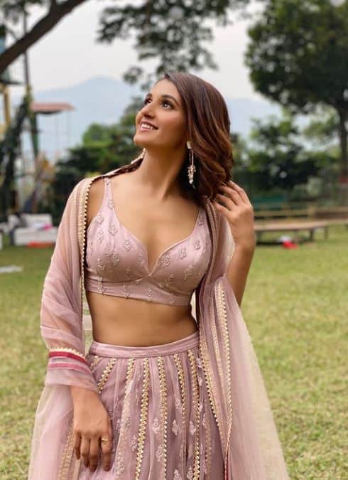 दिल्लीमध्ये जन्मलेल्या शक्ती मोहनने यशाचे हे शिखर मेहनतीच्या बळावर गाठले आहे.