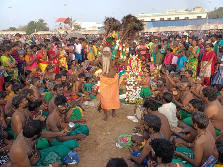 சுப்பிரமணிய சுவாமி கோயில் தைப்பூசத் திருவிழா - பக்தர்கள் வெள்ளத்தில் திணறிய திருச்செந்தூர்