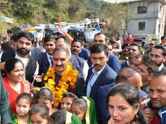 23 KM का सफर पूरा करने में CM सुक्खू को लगे 5 घंटे, सिक्योरिटी में तैनात पुलिस वालों का हुआ ये हाल