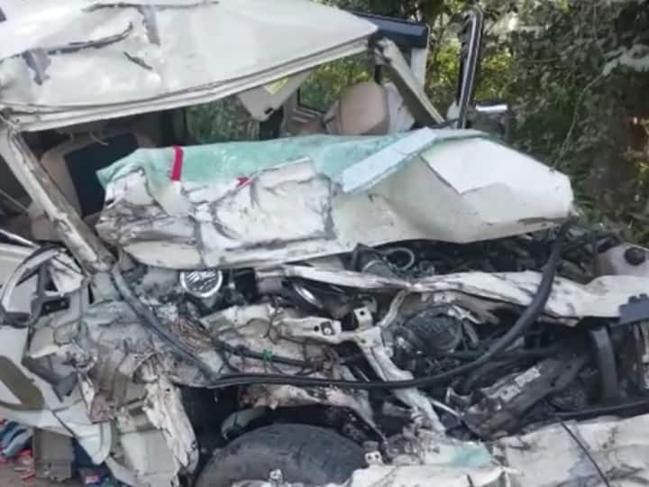 Raebareli Road Accident collision between Bolero and Dumper 3 people died 2 injured ANN Raebareli Road Accident: रायबरेली में दर्दनाक सड़क हादसा, बोलेरो और डंपर में हुई जोरदार टक्कर, 3 लोगों की मौत