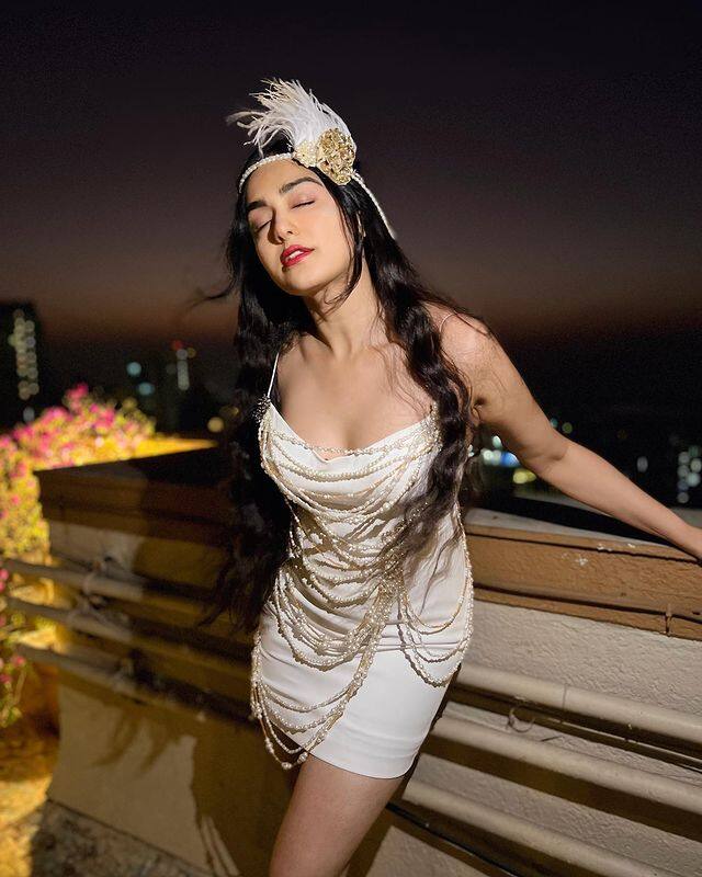 అదా శర్మ అందమైన ఫోటోలు -Image Credit: Adah Sharma/Instagram