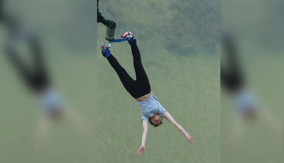 bungee jumping goes wrong video will shocked Viral Video: ਬੰਜੀ ਜੰਪਿੰਗ ਦੌਰਾਨ ਟੁੱਟੀ ਰੱਸੀ, ਫਿਰ ਜੋ ਹੋਈਆ ਉਹ ਦੇਖ ਕੇ ਯੂਜ਼ਰਸ ਦੀ ਨਿਕਲੀ ਚੀਕ!