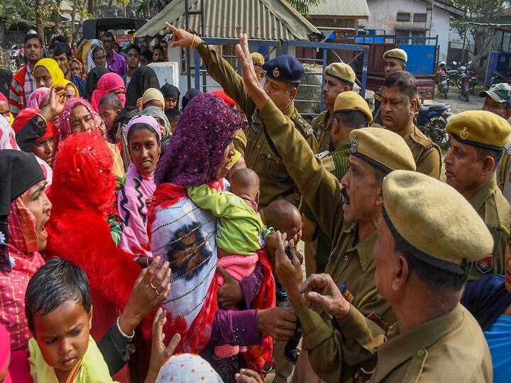 Assam Child Marriage Crackdown: बाल विवाह के खिलाफ असम पुलिस का एक्शन, तीन दिनों के भीतर 2278 लोग गिरफ्तार Assam Police crackdown child marriage continues Police Arrested 2278 People Assam Child Marriage Crackdown: बाल विवाह के खिलाफ असम पुलिस का एक्शन, तीन दिनों के भीतर 2278 लोग गिरफ्तार