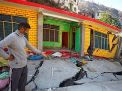 Doda Cracks Photos: आंसू, दर्द और घर छूट जाने का डर... इन तस्वीरों में झलक रही डोडा के लोगों की पीड़ा