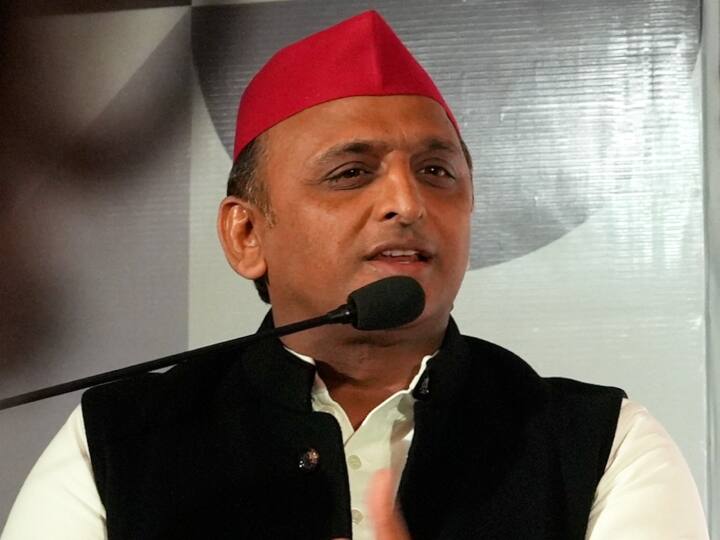 Akhilesh Yadav New strategy on Ramcharitmanas Controversy Samajwadi Party UP Politics: पहले रामचरितमानस पर विवाद, अब अखिलेश यादव को भी 'राम' का सहारा, दिया खास संकेत