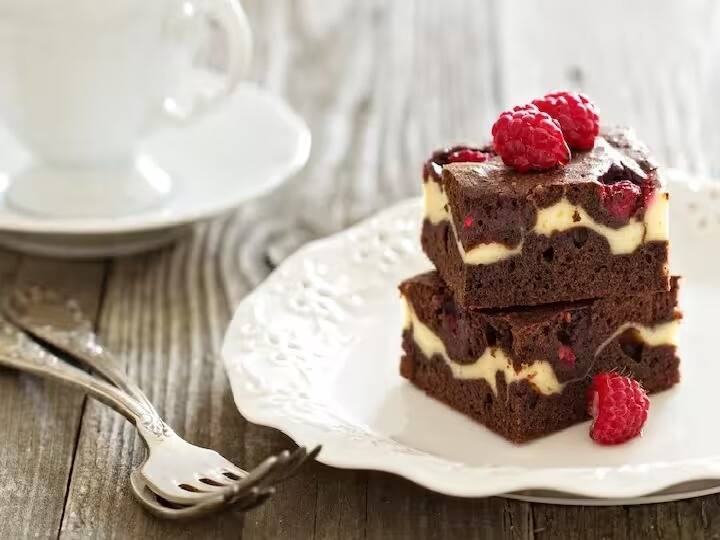 valentine week chocolate day will become special for partner make chocolate cheesecake at home marathi news Valentine Week 2023 : पार्टनरसाठी चॉकलेट डे असेल खास; अशा प्रकारे घरी बनवा चॉकलेट चीज केक