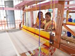 Deendayal Antyodaya Yojana: गरीबी को दूर करती है केंद्र सरकार की ये योजना! रोजगार से लेकर घर तक का देती है लाभ