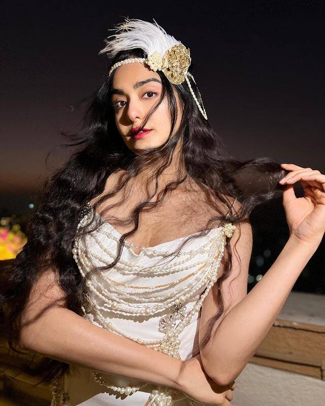 అదా శర్మ అందమైన ఫోటోలు -Image Credit: Adah Sharma/Instagram