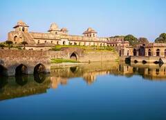 Valentine's Day 2023:ਇੰਦੌਰ ਦੀਆਂ ਇਨ੍ਹਾਂ ਥਾਵਾਂ ‘ਤੇ ਆਪਣੇ ਪਾਰਟਨਰ ਨਾਲ ਬਿਤਾਓ ਖੁਸ਼ੀ ਦੇ ਪਲ, ਵੈਲੇਨਟਾਈਨ ਡੇਅ ਬਣਾਓ ਖਾਸ