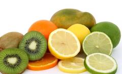 Health Tips: ত্বকের জেল্লা বাড়ানোই নয় শুধু, টিউমারের ঝুঁকিও কমায়, ভুলেও ফেলবেন না লেবুর খোসা