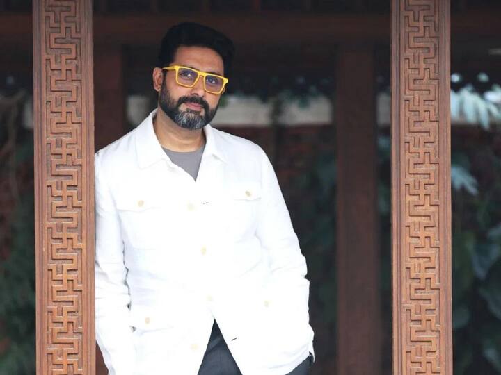 अभिषेक महिन्याला दोन कोटींची कमाई करतो. त्याची एकूण संपत्ती 203 कोटी आहे.