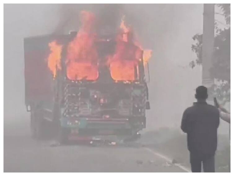 Bihar: Locals Take To Streets, Beat Up Policemen After Truck Mows Down Class 10 Student In Siwan Bihar: Siwan Residents Beat Up Policemen After Truck Mows Down Class 10 Student