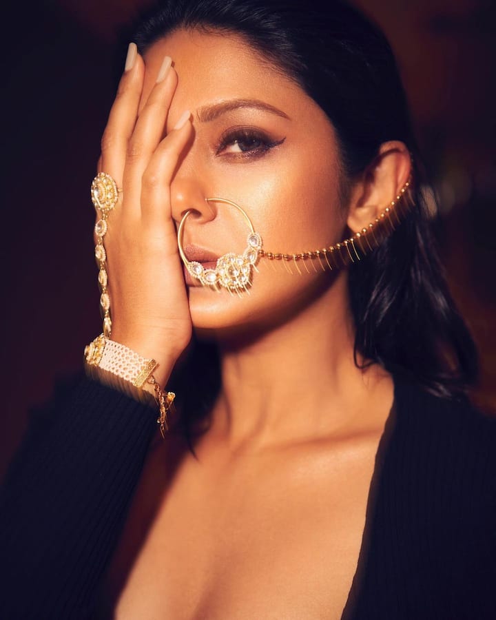 இந்தி சீரியல் உலகில் 10 ஆண்டுகளுக்கும் மேல் டாப் நடிகையாக உள்ளார் ஜெனிஃபர் விங்கெட்