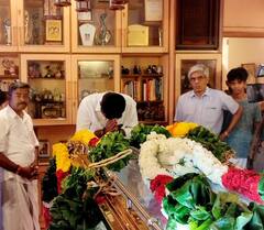 Vani Jairam: ‘மண்ணை விட்டு மறைந்த காணக்குயில்’ வாணி ஜெயராமின் மறைவிற்கு அஞ்சலி செலுத்திய பிரபலங்கள்!