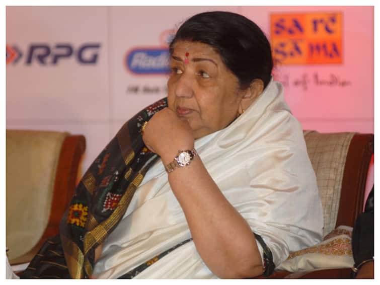 'It Seems All Unreal And Unbelievable': Family Remembers Lata Mangeshkar On First Death Anniversary 'It Seems All Unreal And Unbelievable': Family Remembers Lata Mangeshkar On First Death Anniversary