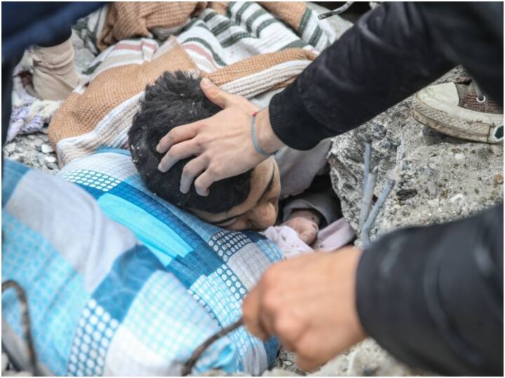 कहने को तो मिडिल ईस्ट के चार देशों में भयानक भूकंप आया, लेकिन सबसे ज्यादा तबाही तुर्किए (तुर्की) में हुई क्योंकि भूकंप का केंद्र तुर्किए (तुर्की) का गजियांटेप शहर के पास था. (PC- Getty)