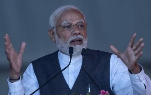 PM Modi : Inaugurates Helicopter Factory of HAL and Unveils Light Utility Helicopter PM Modi: અદાણી વિવાદ સામે HAL બન્યુ 'ઢાલ'? PM મોદીએ વિપક્ષને બરાબરના ધોયા