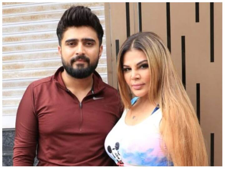Rakhi Sawant Video: आदिल ने आखिरकार छोड़ दिया राखी सावंत का साथ, एक्ट्रेस ने भी खुलेआम लिया अपनी सौतन का नाम Rakhi Sawant Husband Adil Khan left the actress for her girlfriend Tanu chandel rakhi sawant video Rakhi Sawant Video: आदिल ने आखिरकार छोड़ दिया राखी सावंत का साथ, एक्ट्रेस ने भी खुलेआम लिया अपनी सौतन का नाम