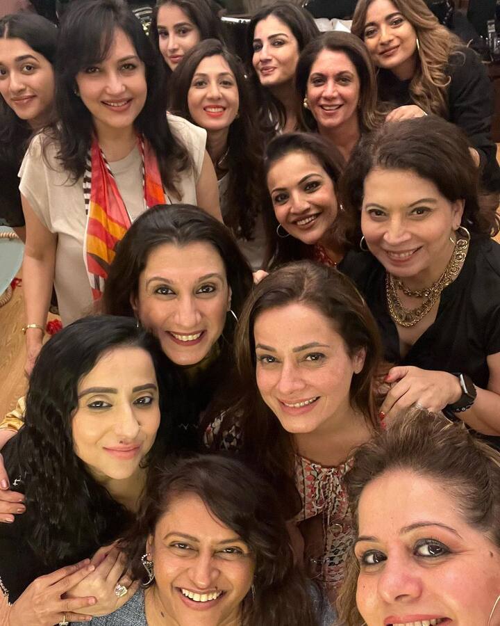 Actress Neelam Kothari was also present along with Rohini Iyer and others.