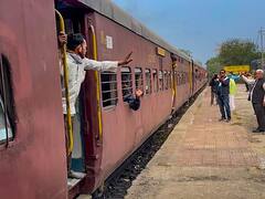 IRCTC Whatsapp Service: రైల్లో భోజనం ఆర్డరివ్వాలా! ఈ వాట్సప్‌ నంబర్‌కు మెసేజ్‌ చేస్తే బెర్త్‌ దగ్గరకే డెలివరీ!