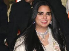 Photo : सिद्धार्थ -कियाराराच्या लग्नाला ईशा अंबानी लावणार हजेरी