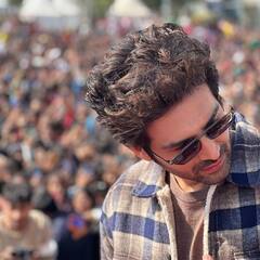 Shehzada: 'शहजादा' के जबरदस्त प्रमोशन में जुटे हैं कार्तिक आर्यन, ये तस्वीरें हैं पक्का सबूत