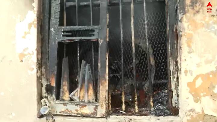 যুদ্ধকালীন প্রস্তুতিতে আগুন নেভাতে লড়াই চালাচ্ছে দমকল বাহিনী। যাতে কোনভাবেই ক্ষয়ক্ষতি না বাড়ে, সেদিকে লক্ষ্য রয়েছে দমকল বাহিনীর।