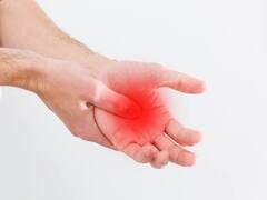 शरीर के इन अंगों में हो रहे हैं ये बदलाव तो समझ जाएं बढ़ रहा यूरिक एसिड, तुरंत हो जाएं सतर्क