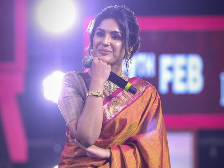 సంయుక్త మీనన్ ఇందులో హీరోయిన్‌గా నటించారు. (Image Credits: Sithara Ents Twitter)