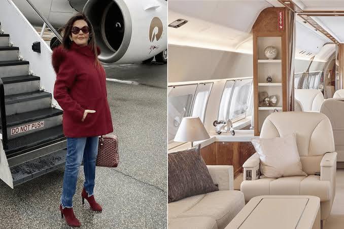 लेकिन क्या आप जानते हैं कि नीता अंबानी (Nita Ambani) के पास में जेट है जो कि काफ़ी आलीशान है. जिसमें कई सारी सुविधाएं भी दी गई है. (Photo- Instagram)