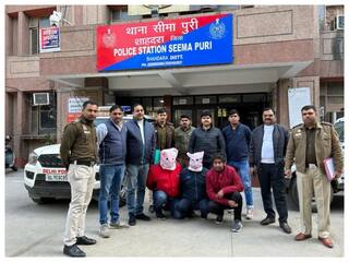 Honey Trap Case: हनी ट्रैप में फंसाकर कमरे में बुलाया, फिर हुई फर्जी पुलिस रेड और मांगे 10 लाख रुपये- महिला समेत चार गिरफ्तार