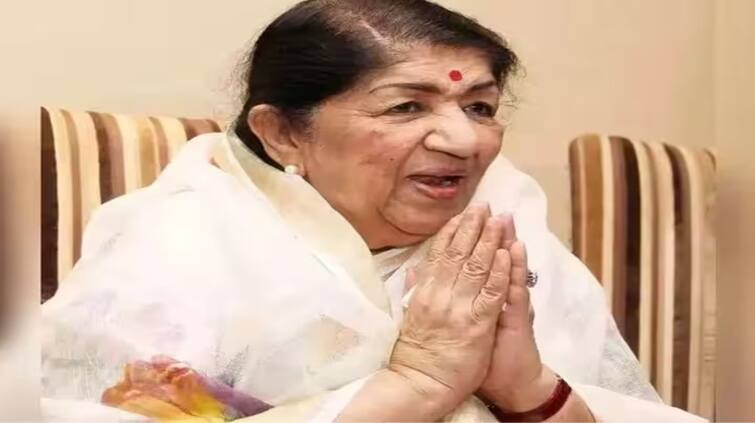 lata-mangeshkar-death-anniversary-today-6-feb-celebs-fans-pay-tribute-remember-nightingale-of-india-unkown-facts Lata Mangeshkar: ਲਤਾ ਮੰਗੇਸ਼ਕਰ ਦੀ ਅੱਜ ਪਹਿਲੀ ਬਰਸੀ, ਜਾਣੋ ਉਨ੍ਹਾਂ ਬਾਰੇ ਕੁੱਝ ਦਿਲਚਸਪ ਅਨਸੁਣੀ ਕਹਾਣੀਆਂ