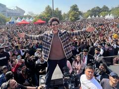 Shehzada: दिल्ली में बॉलीवुड के ‘शहजादे’ पर फैंस ने लुटाया बेशुमार प्यार, एक्टर ने तस्वीरें शेयर कर लिखी दिल छू लेने वाली बात