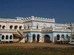 सिर्फ अंतिम यात्रा के लिए खुलता है 'बस्तर राजमहल' का यह दरवाजा, जानें इसके पीछे की रोचक कहानी