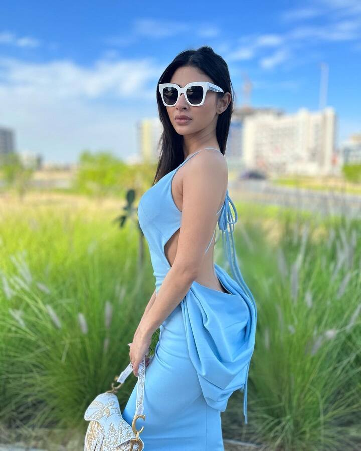 మౌనీరాయ్ అందమైన ఫోటోలు -Image Credit: Mouni Roy/Instagram