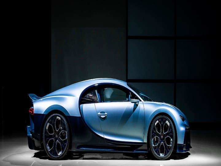 Bugatti chiron car make highest value auction record for its last petrol variant car electric vehicle will be cheaper soon Bugatti Chiron Sport Car: बुगाती ने बेची अपनी आखिरी पेट्रोल कार, कीमत लगी इतनी कि बन गया विश्व रिकॉर्ड