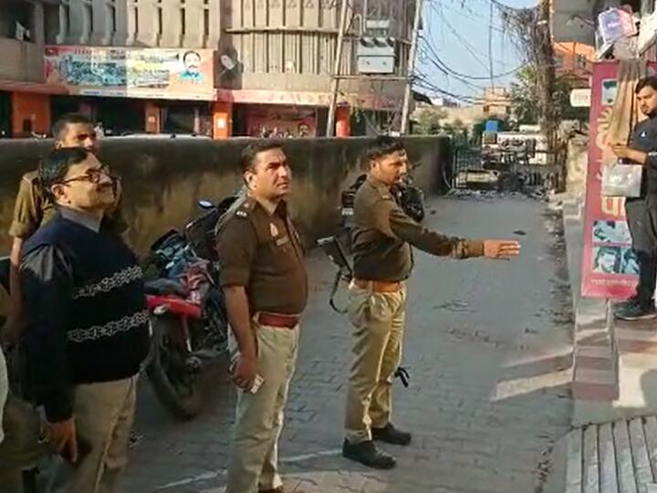 Ballia News: बंदूक व्यापारी सूदखोरों से था परेशान, फेसबुक पर लाइव आकर कर ली आत्महत्या, अब पुलिस ने लिया बड़ा एक्शन Ballia Businessman Committed Suicide After Facebook Live Police Take This Action ANN Ballia News: बंदूक व्यापारी सूदखोरों से था परेशान, फेसबुक पर लाइव आकर कर ली आत्महत्या, अब पुलिस ने लिया बड़ा एक्शन