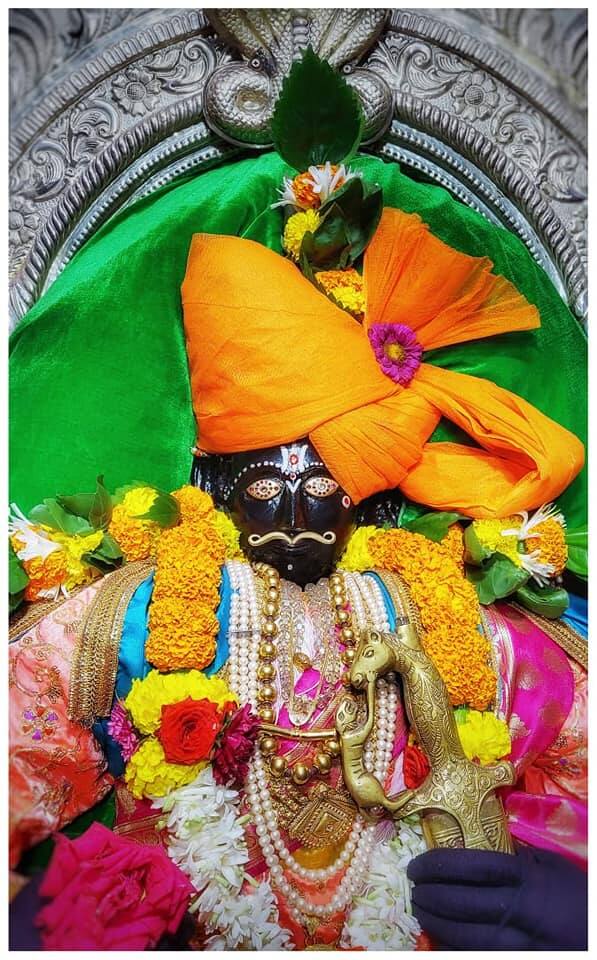 श्री अंबाबाईने पायी अनवाणी चालत येऊन श्री जोतिबा दर्शनासाठी खेटा घातल्याची आख्यायिका सांगितली जाते.