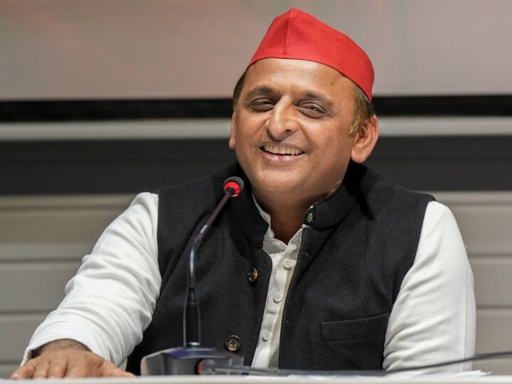 UP Politics: रामचरितमानस विवाद के बीच वीडियो शेयर कर अखिलेश यादव बोले- 'प्रभु राम का रथ, सपा का पथ' Ramcharitmanas Row Samajwadi Party Akhilesh Yadav Share Video Says Lord Ram chariot and path Watch Video UP Politics: रामचरितमानस विवाद के बीच वीडियो शेयर कर अखिलेश यादव बोले- 'प्रभु राम का रथ, सपा का पथ'
