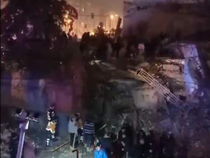 अमेरिकी भूवैज्ञानिक सर्वेक्षण ने कहा कि भूकंप एक प्रमुख शहर और प्रांतीय राजधानी गजियांटेप से करीब 33 किमी (20 मील) दूर केंद्रित था.