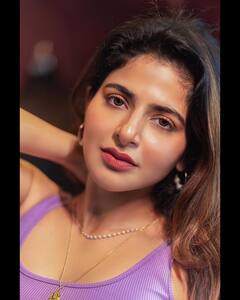 Iswarya Menon: హొయలుపోతున్న అందాల భామ ఐశ్వర్య మీనన్
