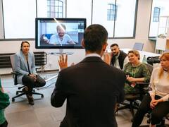 గూగుల్‌పై చాట్‌జీపీటీ ఎఫెక్ట్ - ఇకపై తామూ ఆ సేవలు అందిస్తామంటున్న సుందర్ పిచాయ్!