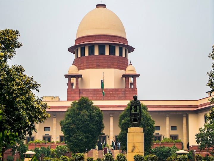 Supreme Court Judges CJI Chandrachud Administers Oath of Office to Five New SC Judges Strength Rises to 32 Supreme Court Judges: సుప్రీంకోర్టులో మరో ఐదుగురు న్యాయమూర్తుల ప్రమాణం - 32కు చేరిన జడ్జిల సంఖ్య!